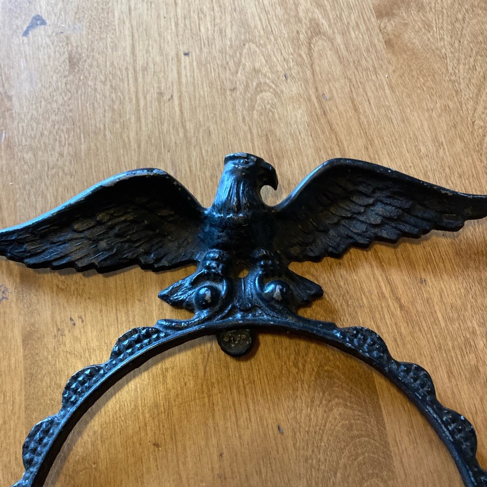 Cast iron trivets that are missing their tiles - Picture 6 of 7